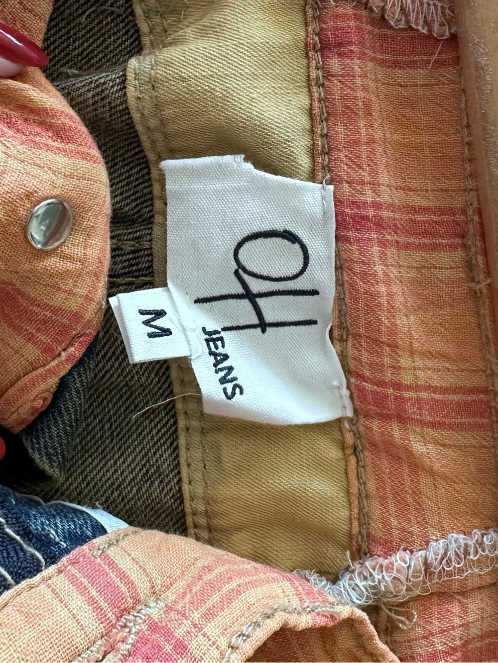 Distressed Patchwork Women's Jeans in Denim Blue with Pink Accents - Picture 5 of 5